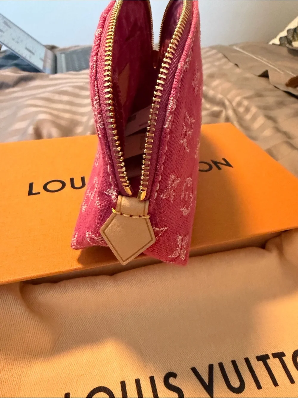 Louis Vuitton denim cosmetic pouch - Picture 10 of 10